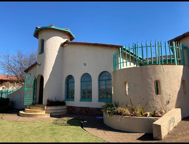 4 BEDROOM HOUSE FOR SALE IN PALM RIDGE